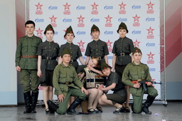 Хореографический ансамбль «Бабаюрт» исполнил постановку «Катюша», посвященную памяти павших в Великой Отечественной войне