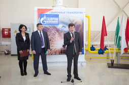 Директор Регионального координационного центра WorldSkills Russia в Республике Дагестан Заур Омаров приветствует участников соревнования